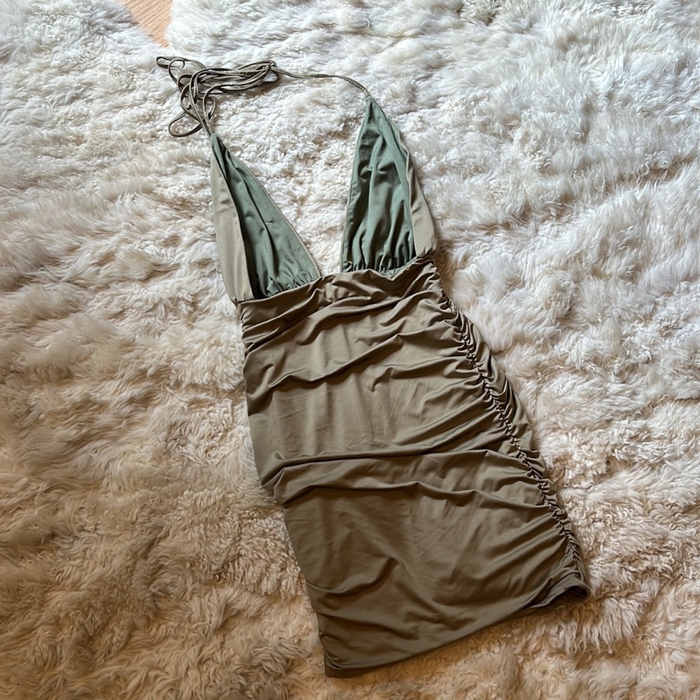 Dress. - Picture 3 of 3
